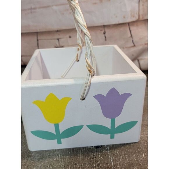 Easter wooden white floral basket AS IS Decor figure - Picture 6 of 9